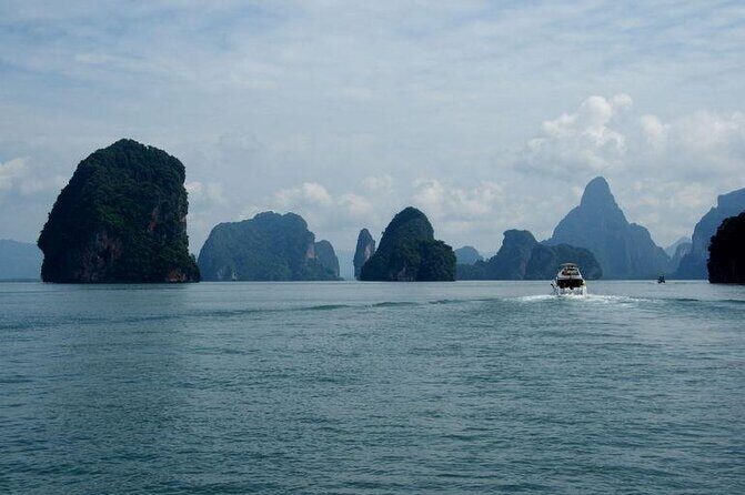 Hong by Starlight John Gray's Sea Canoe - Key Points