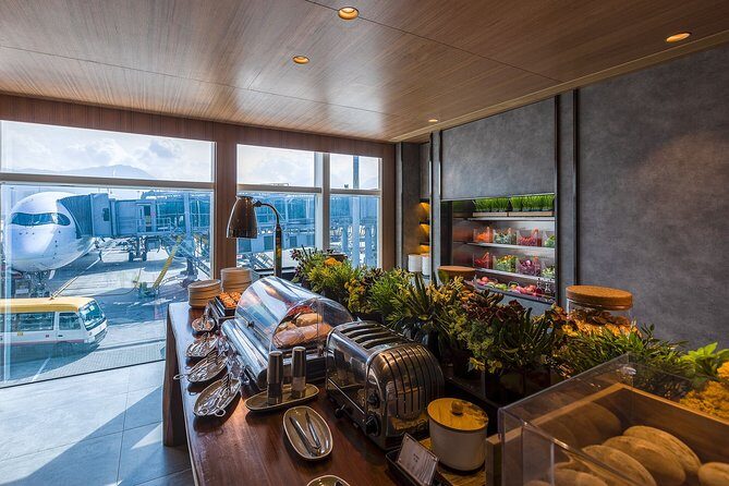 Hong Kong International Airport Plaza Premium Lounge - What to Expect at the Hong Kong International Airport Plaza Premium Lounge