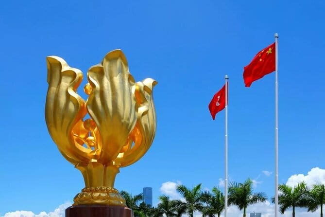 HongKong One Day Tour with Lunch and Public Transportation - Exploring the Itinerary in Detail