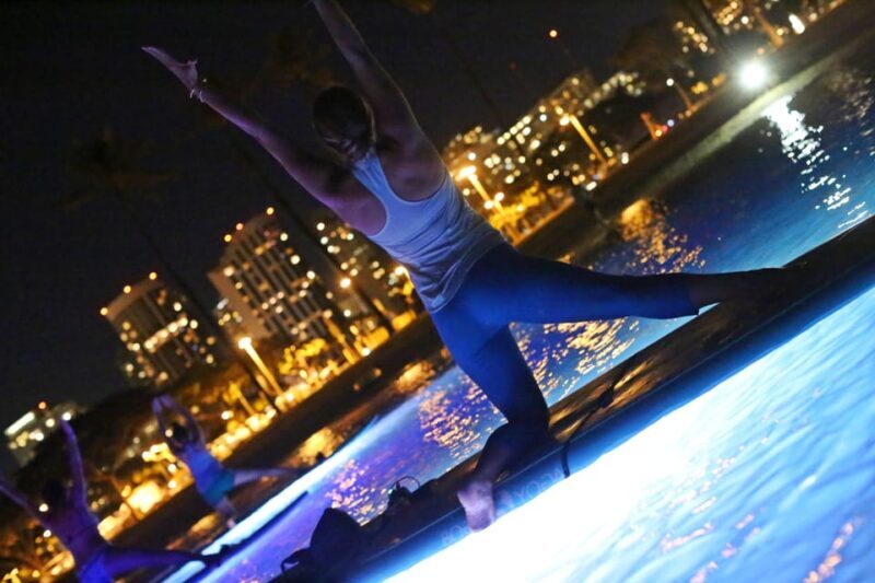 Honolulu: Night SUP Yoga Class - FAQ