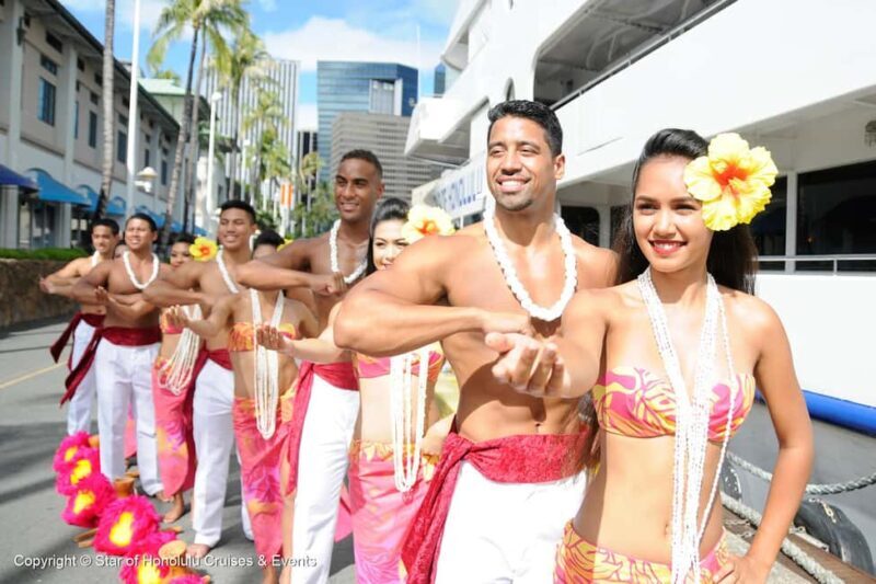 Honolulu: Pacific Star Sunset Buffet and Show - The Experience at a Glance