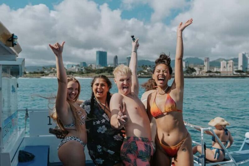 Honolulu: Paradise Waikiki Sunset Cruise - An In-Depth Look: The Experience