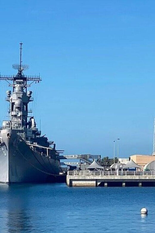 Honolulu: Pearl Harbor, USS Arizona and Battleship Missouri - Exploring the Battleship Missouri ("Mighty Mo")
