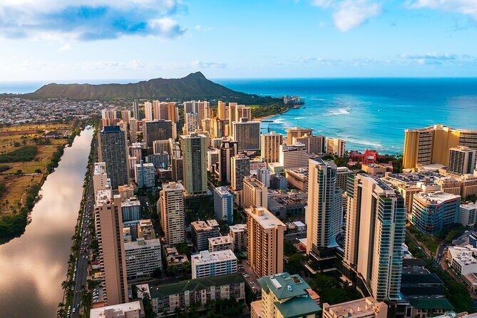 Honolulu Self Guided Bar Crawl and Sightseeing - Key Points