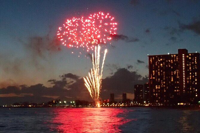 Honolulu Sunset & Friday Fireworks Dinner Cruise - Key Points