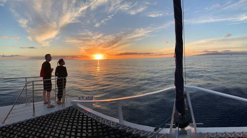 Honolulu Sunset Sail - The Experience: What You Can Expect on the Honolulu Sunset Sail