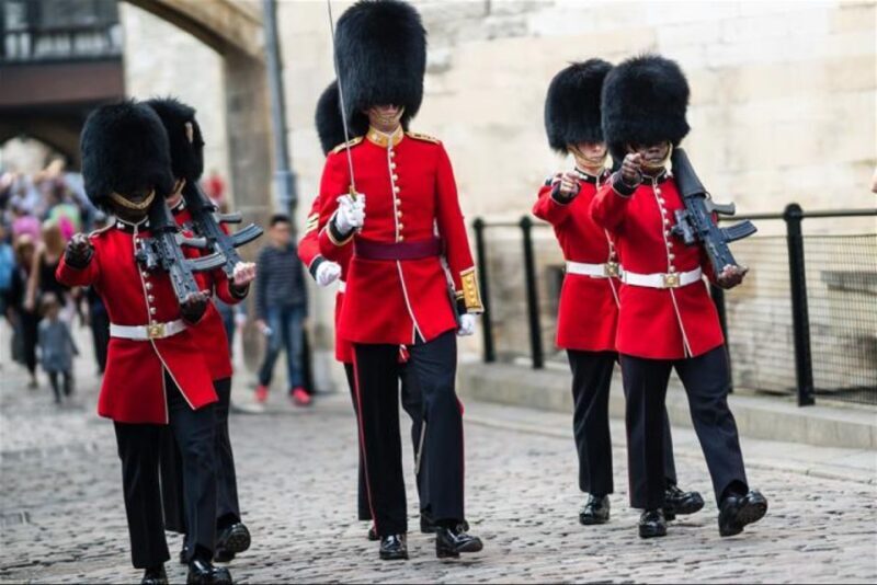 Hop on Hop off London Bus Tour & Tower of London - Who Is This Tour Best For?