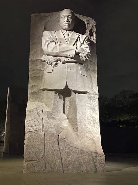 Hop on, Hop off Tour of Washington DC - A Detailed Look at the Tour Experience