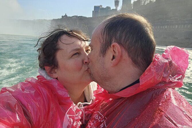 Hornblower Boat and Walking Tour of Niagara Falls - What Makes the Boat Ride Stand Out?