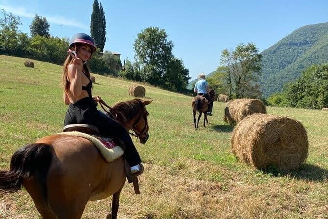 Horseback ride and gourmet cuisine in a historic food shop - An In-Depth Look at the Tour Experience