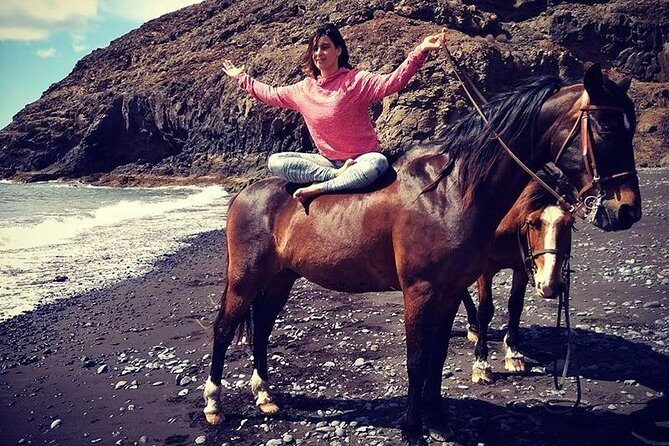 Horseback Riding in the sunset of Famara Beach, Lanzarote, Spain - FAQ