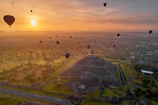 Hot Air Balloon Flights over Teotihuacán from CDMX or We Fly - The Food and Drink Aspect