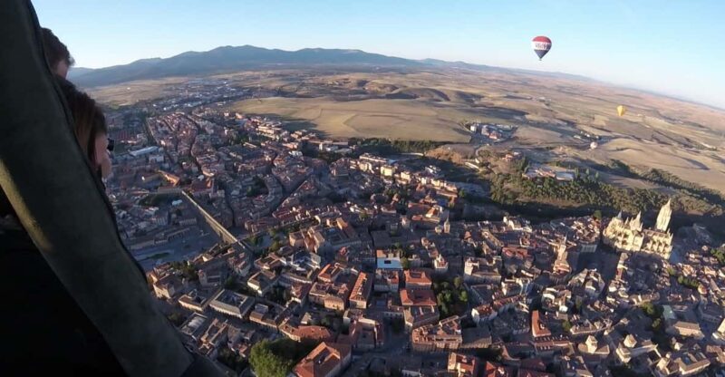Hot air Balloon over Segovia & Hop-on&Hop-off Touristic Bus - Key Points