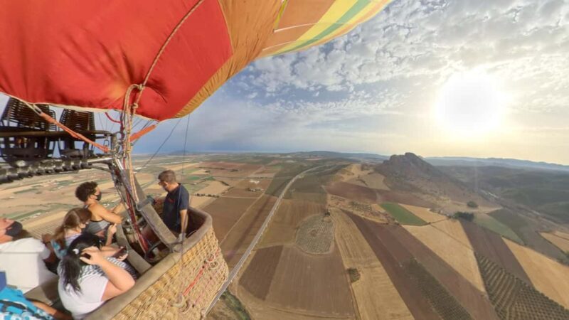 Hot air balloon ride in Antequera (Malaga) - Key Points