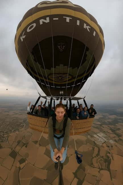 Hot Air Balloon Skydive Over BCN  Sunrise Jump + Transport - Who Should Consider This Tour?