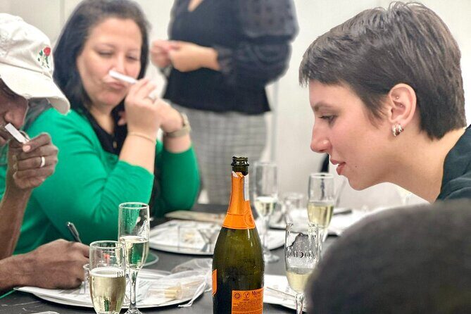 Houston Art of Aromatherapy Perfume Class - A Detailed Look at the Houston Perfume Class