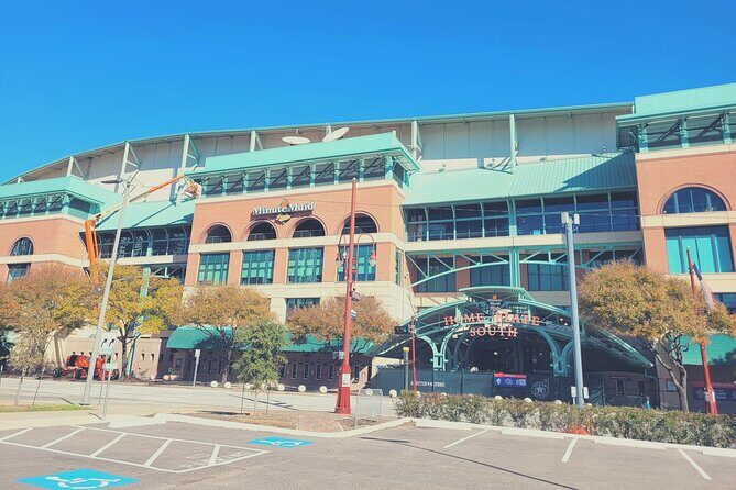 Houston Astros Baseball Game Ticket at Minute Maid Park - What to Expect from the Houston Astros Baseball Game Ticket Experience