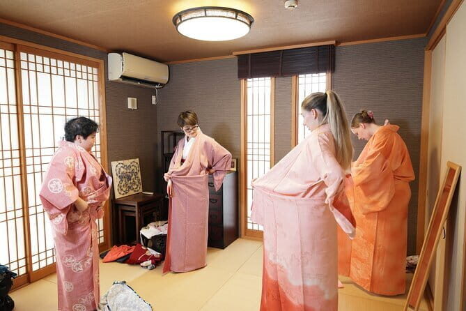 How to wear a Kimono Lesson at West side of Tokyo - The Experience in Detail