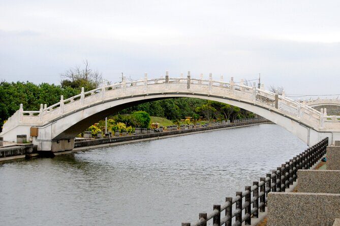 Hsinchu God Temple Fish Harbor and Zoo Private Tour from Taipei - FAQ