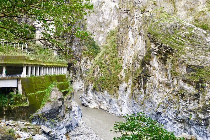 Hualien Taroko Day Tour From Ximending - Entering the Heart of Nature: Taroko National Park
