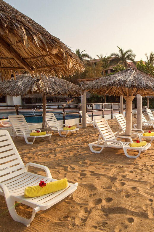 Huatulco: 7 Bays Boat Tour with Snorkeling and Lunch - Why this tour appeals