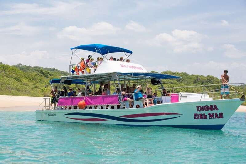 Huatulco: Bays Boat Tour with Snorkeling and Hotel Pickup - A Deep Dive into the Experience
