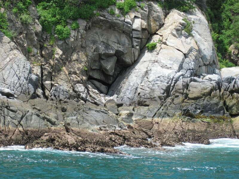 Huatulco: Premium Boat Tour with snorkel experience. - FAQs