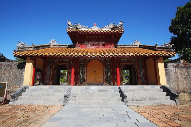 Hue City Tour 3 Tomb & Citadel Sightseeing Perfume River By Dragon Boat - Lunch and Local Flavor