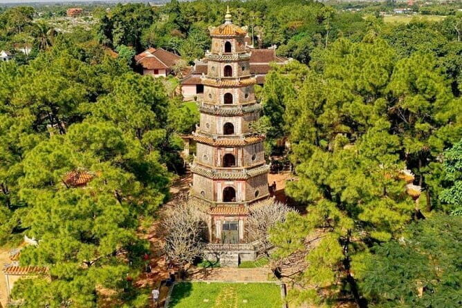 Hue Imperial City & Hai Van Pass Full Day Tour - Hue-Style Lunch: A Taste of Local Flavor
