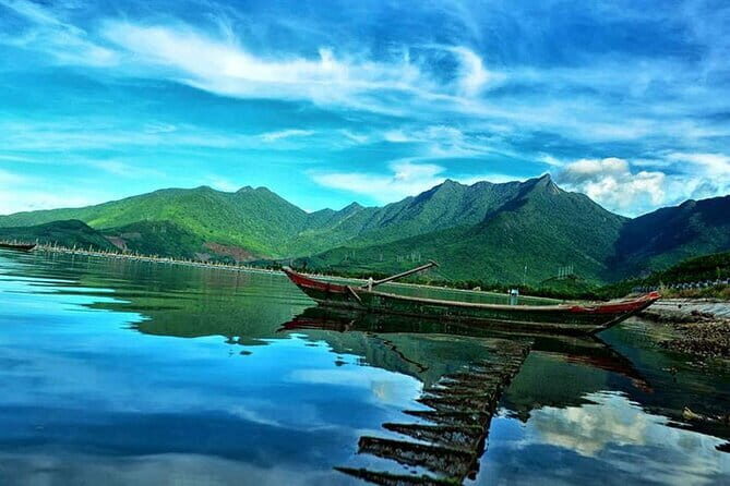 Hue Imperial City & Hai Van Pass Full Day Tour - Thien Mu Pagoda: A Spiritual End to the Day