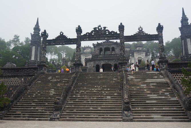 Hue: Royal Tombs & Pagoda Tour By Dragon Boat & Private Car - FAQ