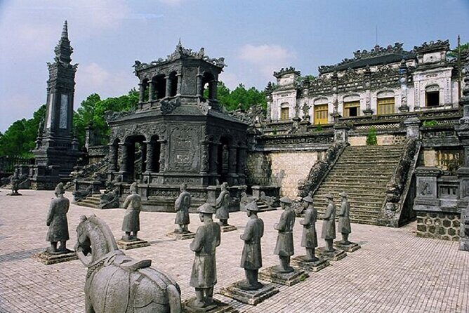 Hue Tombs Tour by Bike & Dragon Boat Cruise on Perfume River - Visiting the Imperial Tombs: Mausoleum of Minh Mang