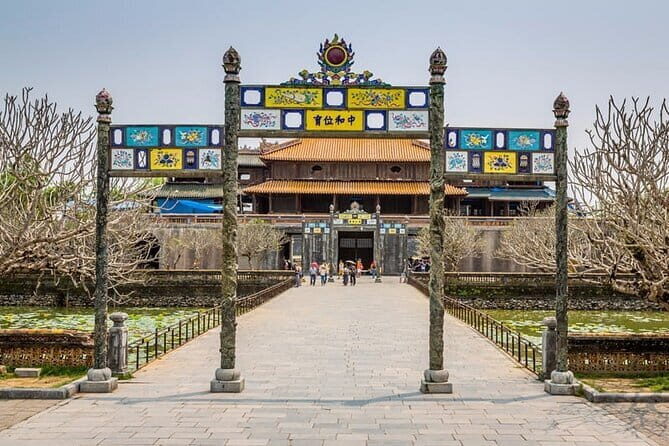 Hue Tour Customize By Hai Van Pass-Citadel-Mausoleums-Dragon Boat - Key Points