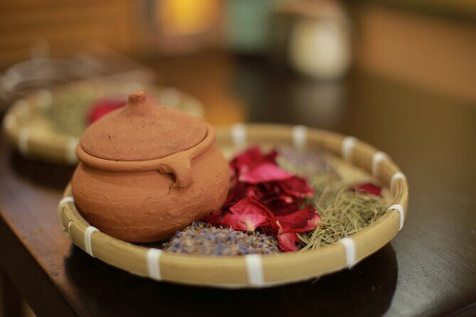 Hue Traditional Massage For Healing, 45 mins - Key Points