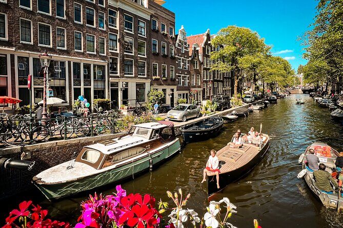 Humans of Amsterdam - Cultural Walking Tour incl. meeting locals - Who Should Consider This Tour?