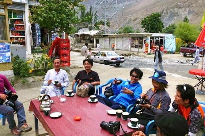 Hunza Valley Tour Pakistan - Transportation & Accommodation
