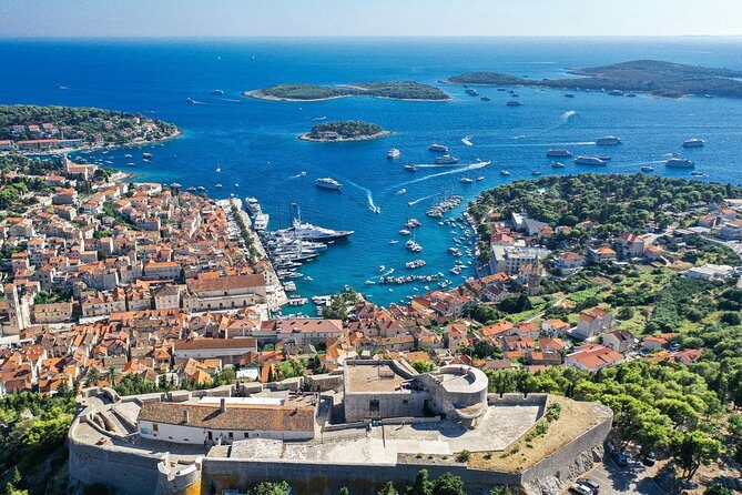 HVAR & 4 Islands PRIVATE BOAT TOUR - Key Points
