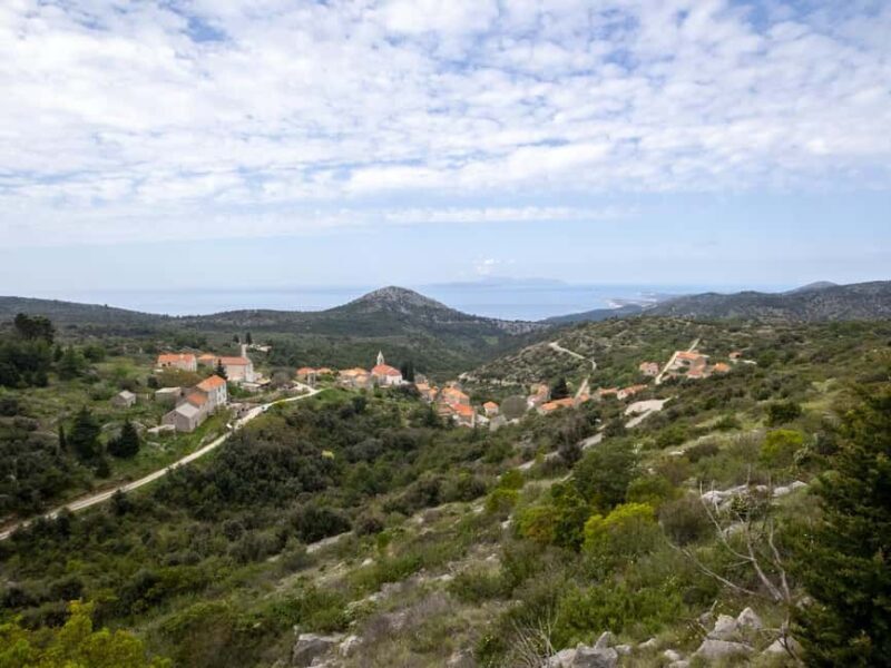 Hvar: Wine Tasting Tour and Island Sightseeing - Exploring the Itinerary: From Historic Streets to Vineyard Vistas