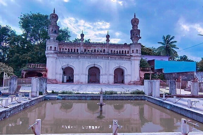 Hyderabad Highlights Guided City Tour and Chai Experience - Key Points