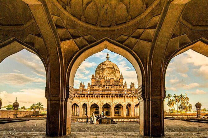 Hyderabad to Bijapur: Architectural Delights Tour - Key Points