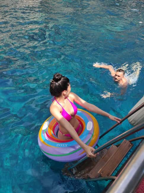 Hydra: Island Tour by Boat with Lunch - FAQ