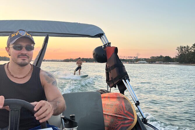 Hydrofoil and surfing on the Rhine behind a motorboat - What Reviewers Say