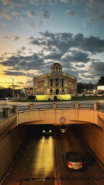 Iasi: Walking Tour with a local guide - Key Points