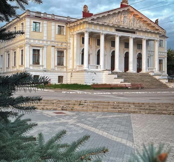 Iasi: Walking Tour with a local guide - A Deep Dive into Iasi’s Walking Tour