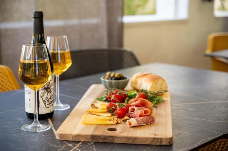 ibenik: Awarded Olive Oil, Local Wines & Food Experience - Delving into Dalmatian Flavors: Local Delicacies