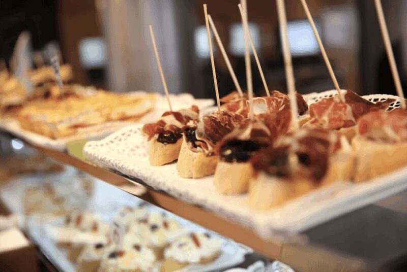 Ibiza Family Pass: Mini Golf & Pool Party - FAQ