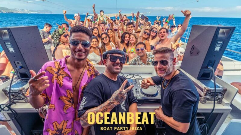 Ibiza: OceanClub Boat Party & Free Prem. Drinks & Club Entry - The Music and Atmosphere