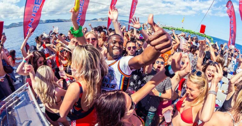 Ibiza: OceanClub Boat Party & Free Prem. Drinks & Club Entry - Swim and Water Activities