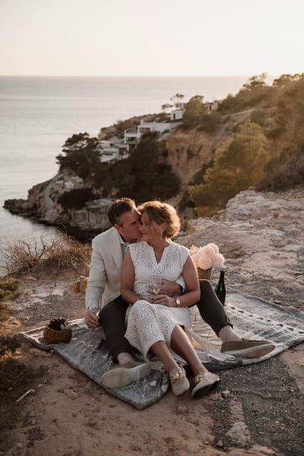 Ibiza: Photoshoot at Es Vedrá panoramic viewpoint & sunset - Key Points