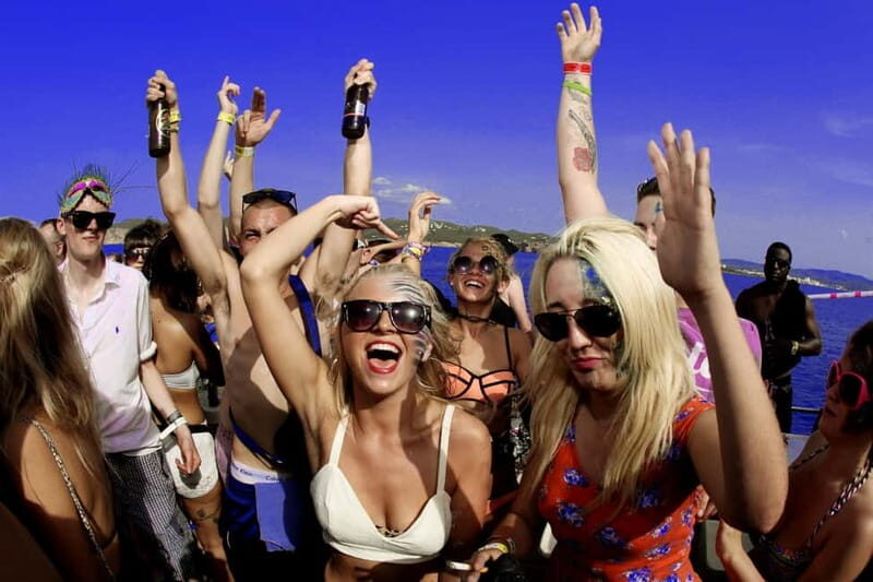 Ibiza Sunset Boat Party with 3hrs Open Bar + 3 Club Entries - The Sum Up